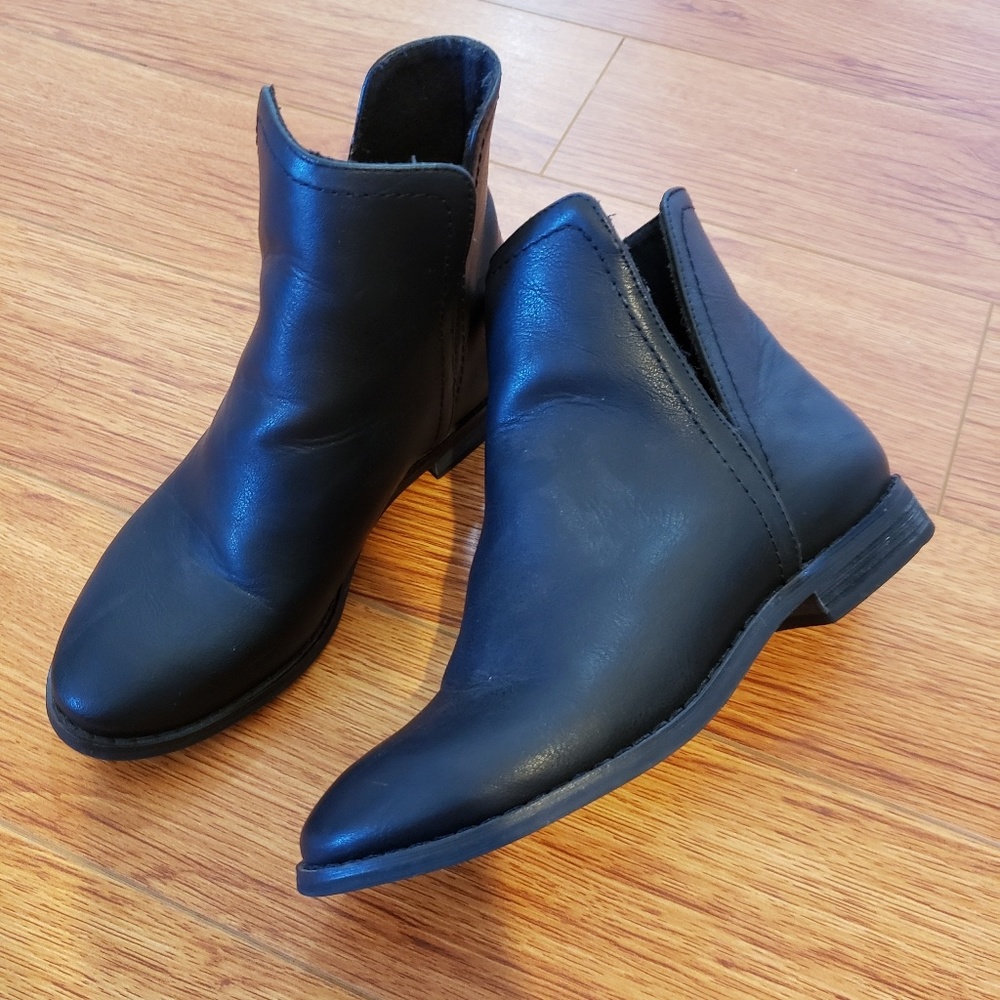 Ankle booties